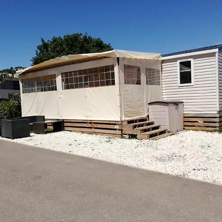 Mobil Home 3 Chambres Climatise Pour 6 Personnes A Hyeres Les Palmiers, Proche Des Plages Campingplatz *