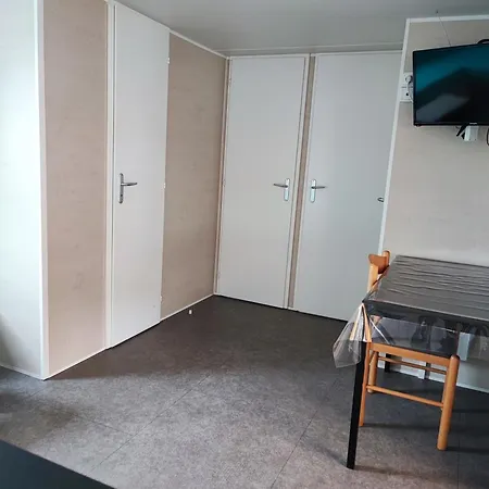 Mobil Home 3 Chambres Climatise Pour 6 Personnes A Hyeres Les Palmiers, Proche Des Plages Campingplatz
